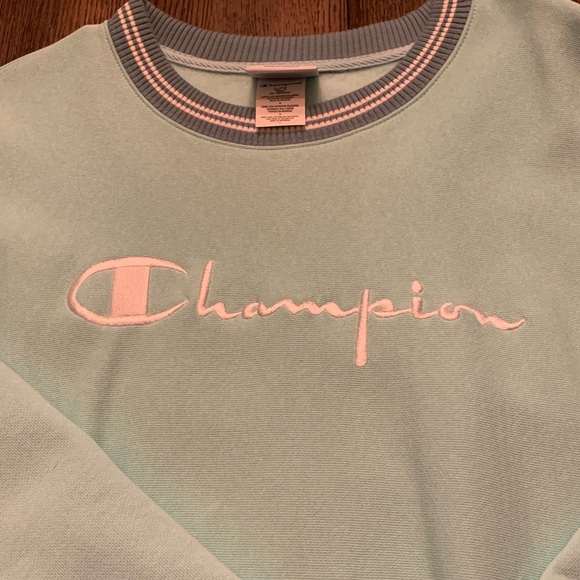 Champion ‘Reverse Weave’ Crewneck - Picture 2 of 9